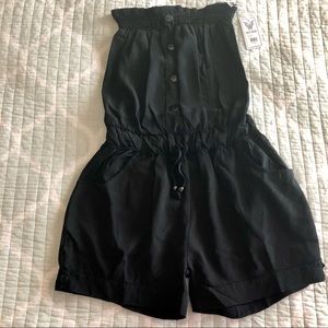 NWT Sleeveless Black Romper